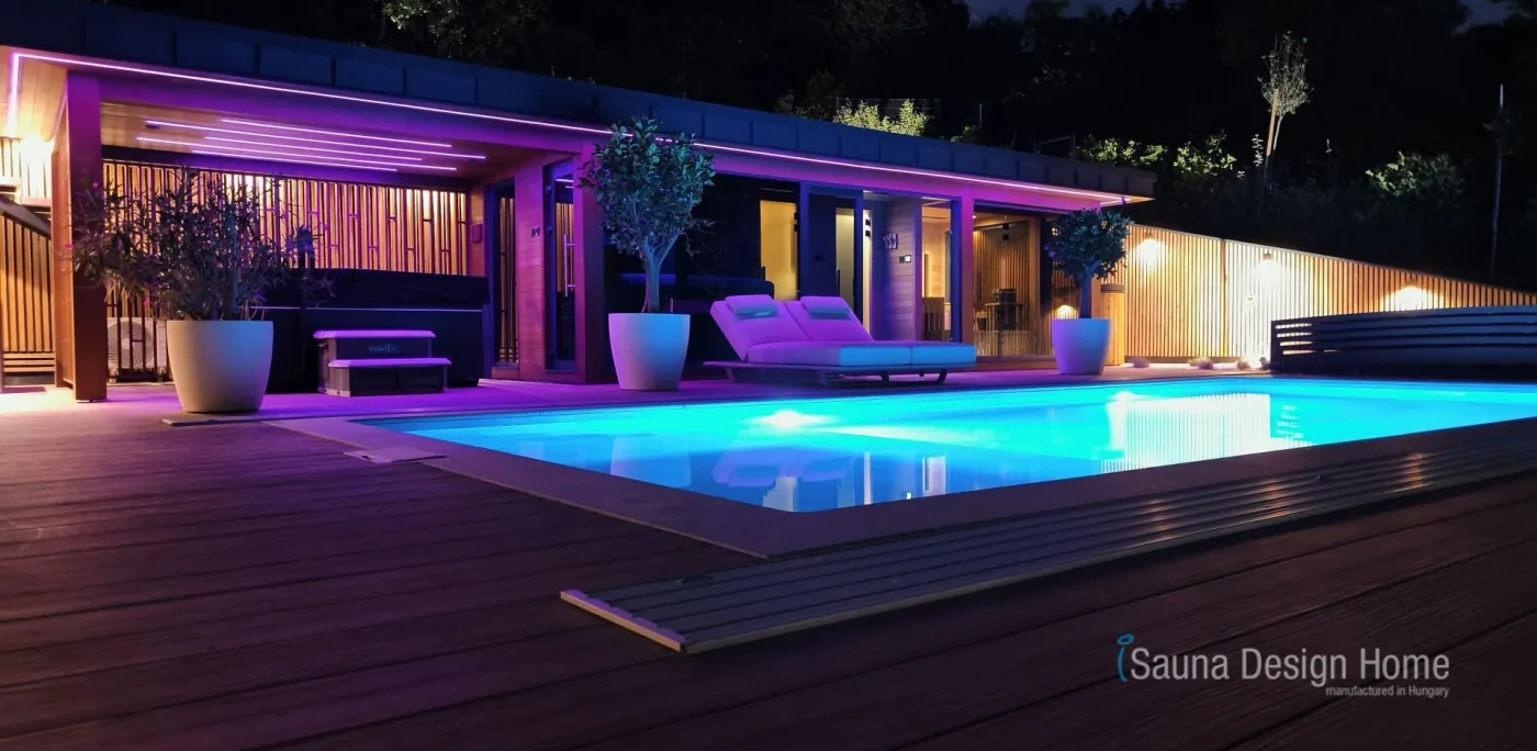 Außensauna mit Pool