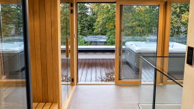 Privater Wellnessbereich mit Sauna und Whirlpool
